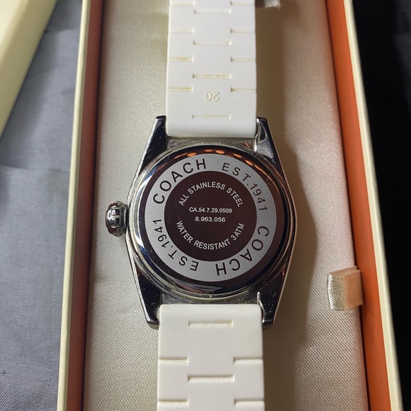 ✨ COACH Silicon Watch- White *IN BOX - Picture 3 of 8